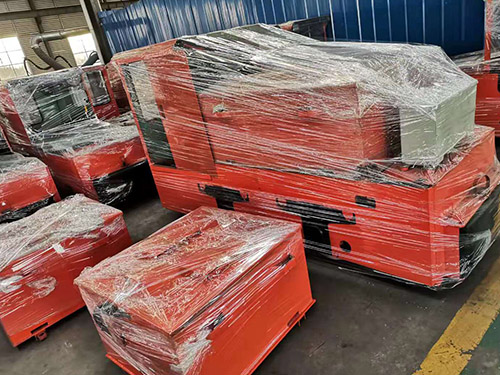 8T蓄电池电机车在轨运行