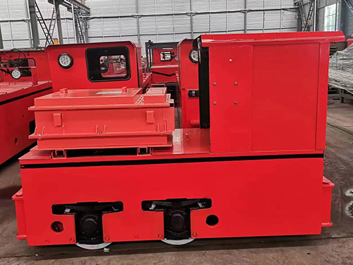 10T架线电机车出口待发货