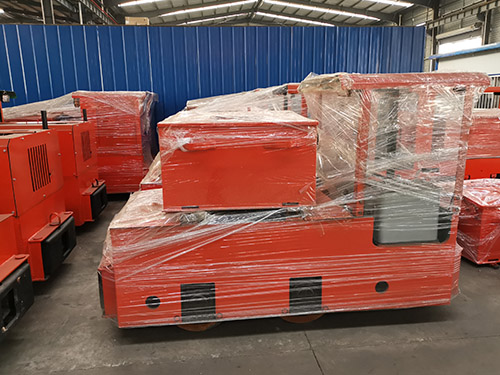 8T在轨运行机车视频